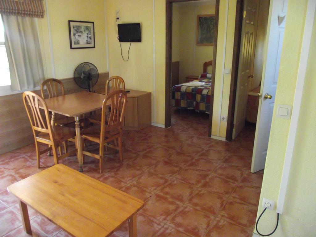 Camping Cubillas Cubillas de Santa Marta Exterior foto